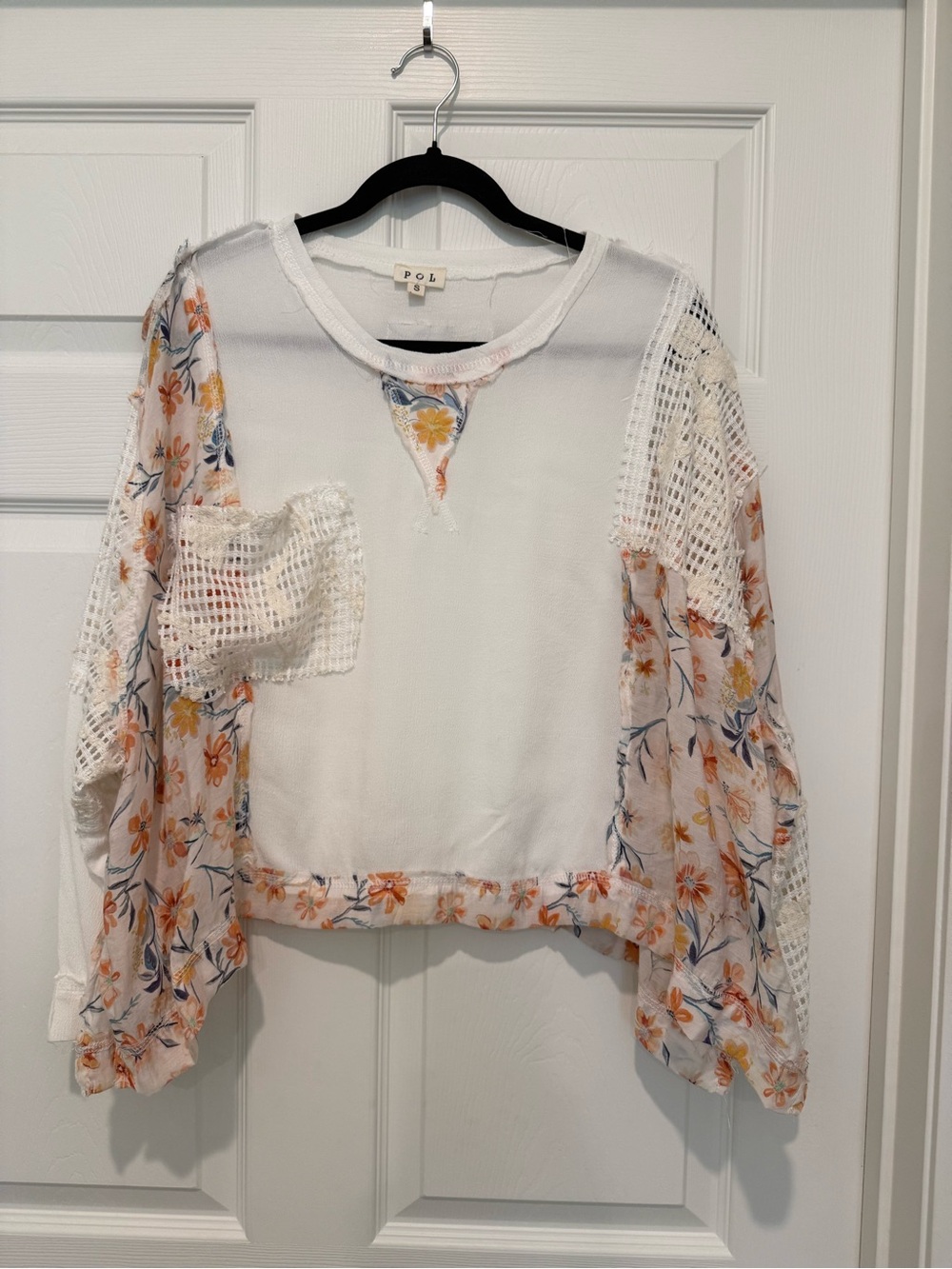 POL Cream Floral Crochet-Sleeve Blouse - Picture 2 of 8